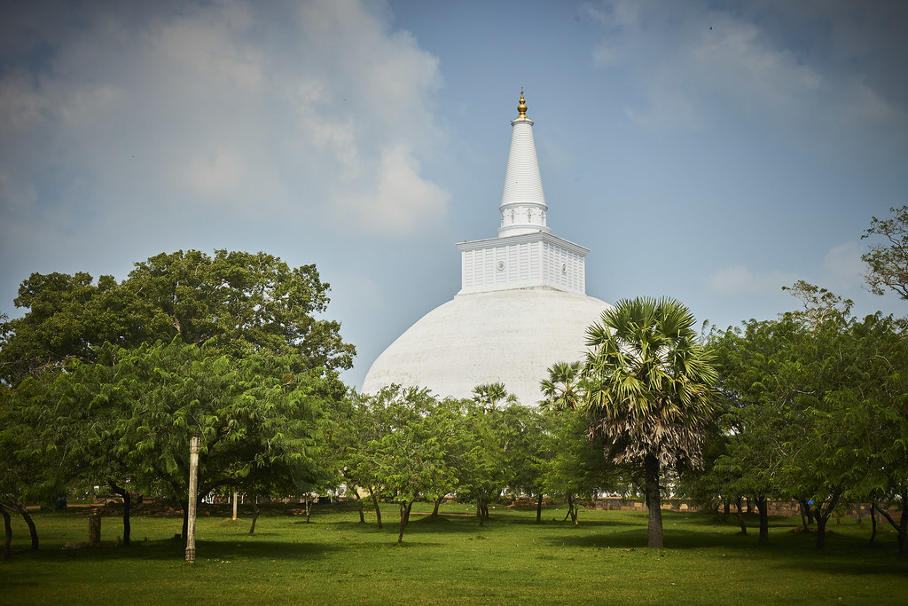 Ruwanwelisaya by oswaId, on Flickr